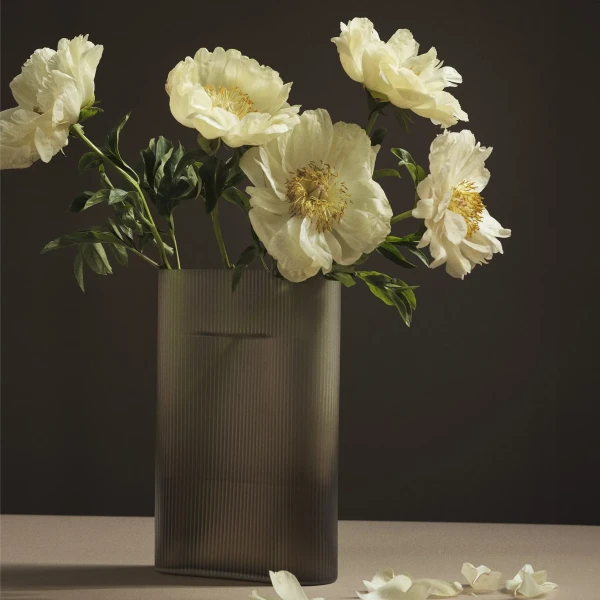 Ridge vase frosted glass taupe concept muutohi res image