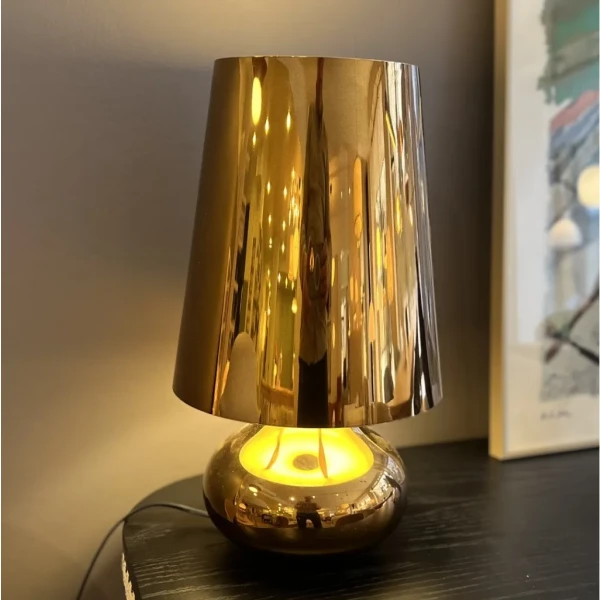 Outlet Kartell CINDY poytavalaisin dark gold kuva