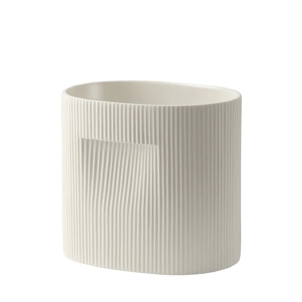 Ridge planter off white 24 muuto hi res 150 image